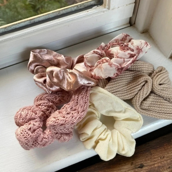 Anthropologie Hair Scrunchie Bundle - Picture 1 of 5